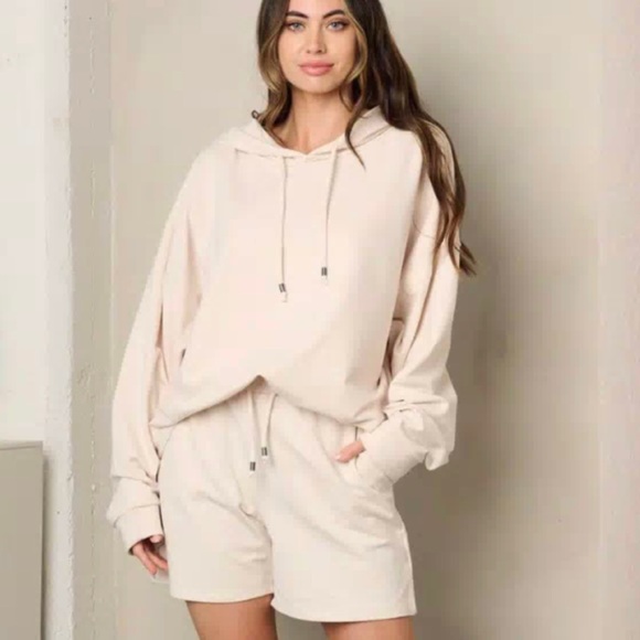 Cream lounge shorts set - Picture 3 of 5